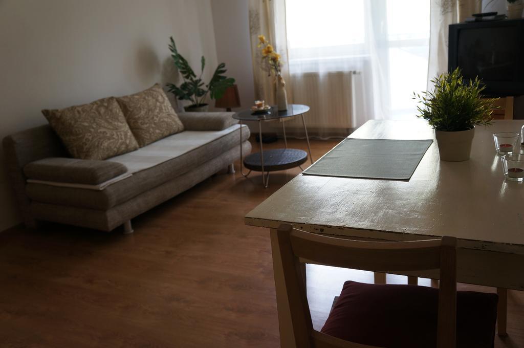 Apartament Na Ratajach Poznań Szoba fotó
